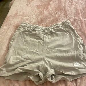 nike small women’s shorts
